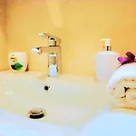 Natasha ヴィラ マカルスカ
