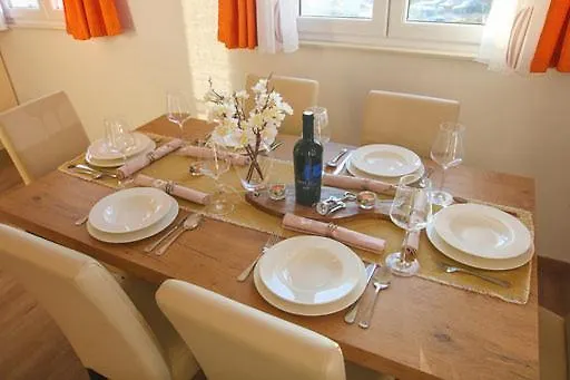 Natasha Villa Makarska