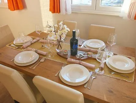 Natasha ヴィラ マカルスカ