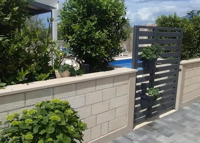 Natasha מאקרסקה